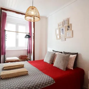 Apartment Lov'alfama, At In